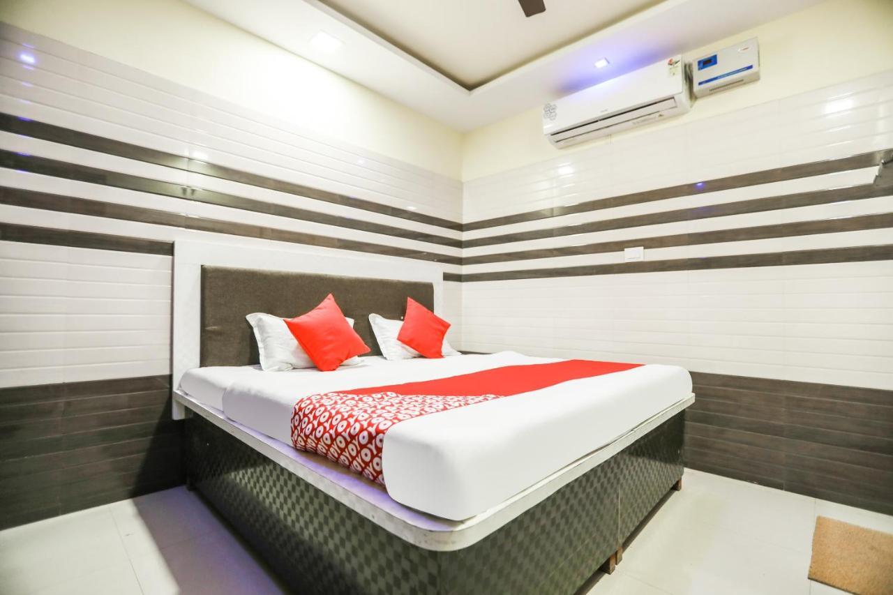 โอโย 71693 สตาร์ไลท์ โฮเทล Hotel Ganganagar ภายนอก รูปภาพ