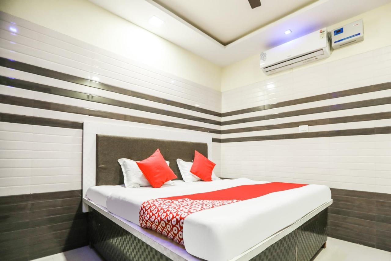 โอโย 71693 สตาร์ไลท์ โฮเทล Hotel Ganganagar ภายนอก รูปภาพ
